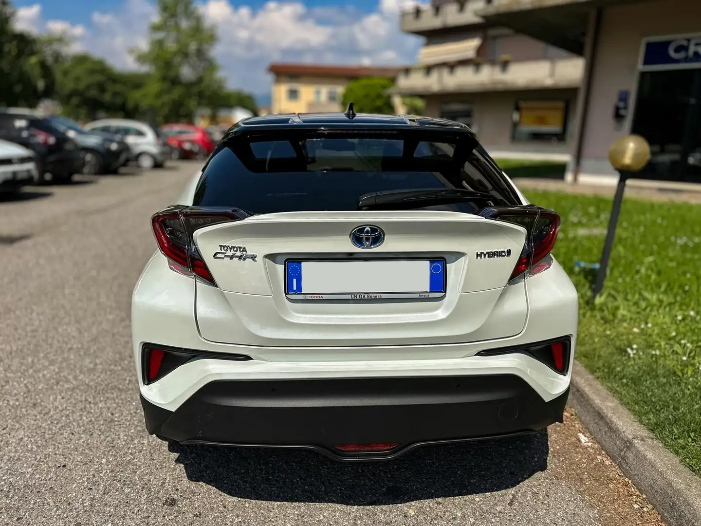 Toyota C-HR 1.8t Lounge 2wd cvt Bianco - 2