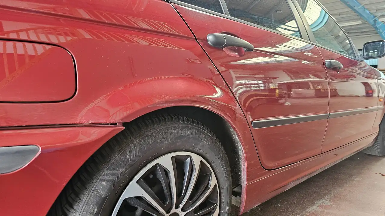 BMW 318i, foto 3