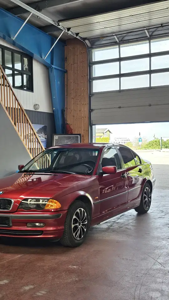 BMW 318i, foto 6