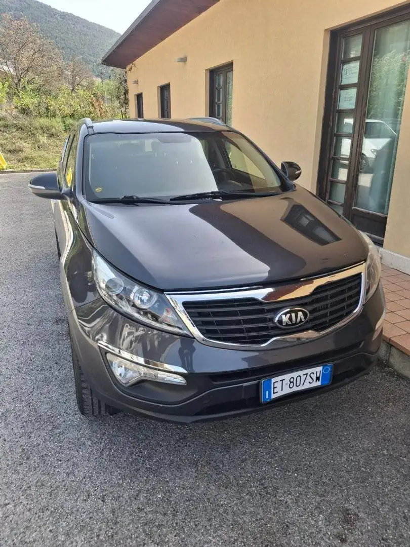 Kia Sportage Sportage 1.7 crdi Class 2wd Grijs - 1