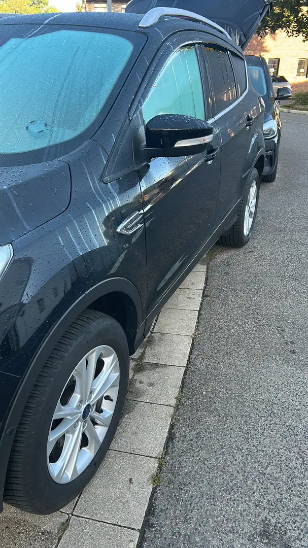 Ford Kuga 1.5 EcoBoost 2x4 Titanium - 2