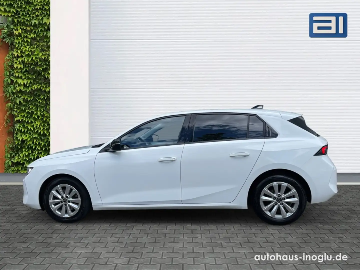 Opel Astra 1.5 Business Edition AT Navi+Lenk SHZ+R-Kam+ Wit - 2