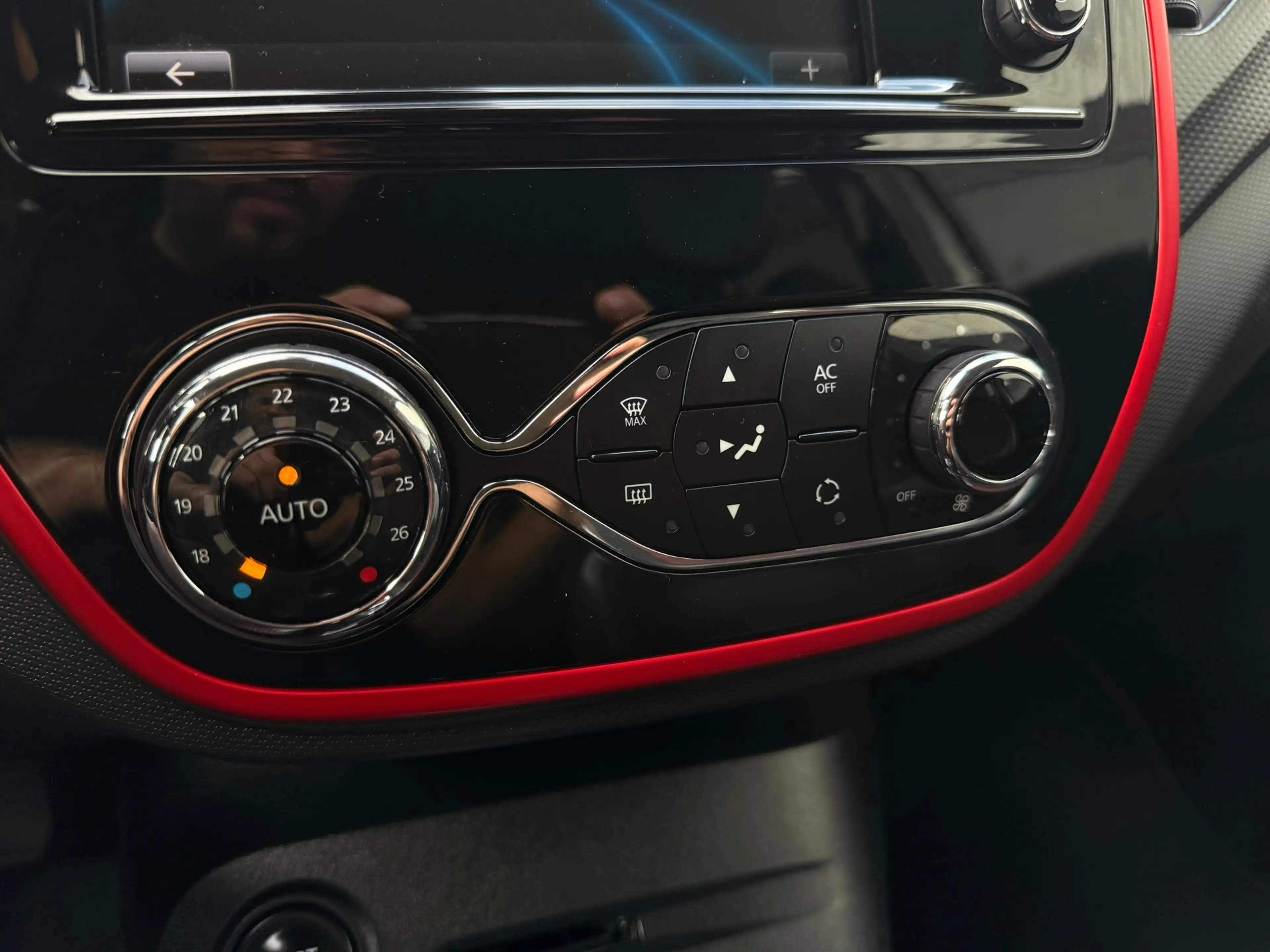 Renault Captur 1.2 TCe Helly Hansen*Automaat*AIRCO*APK*CRUISE*NAV — photo 17