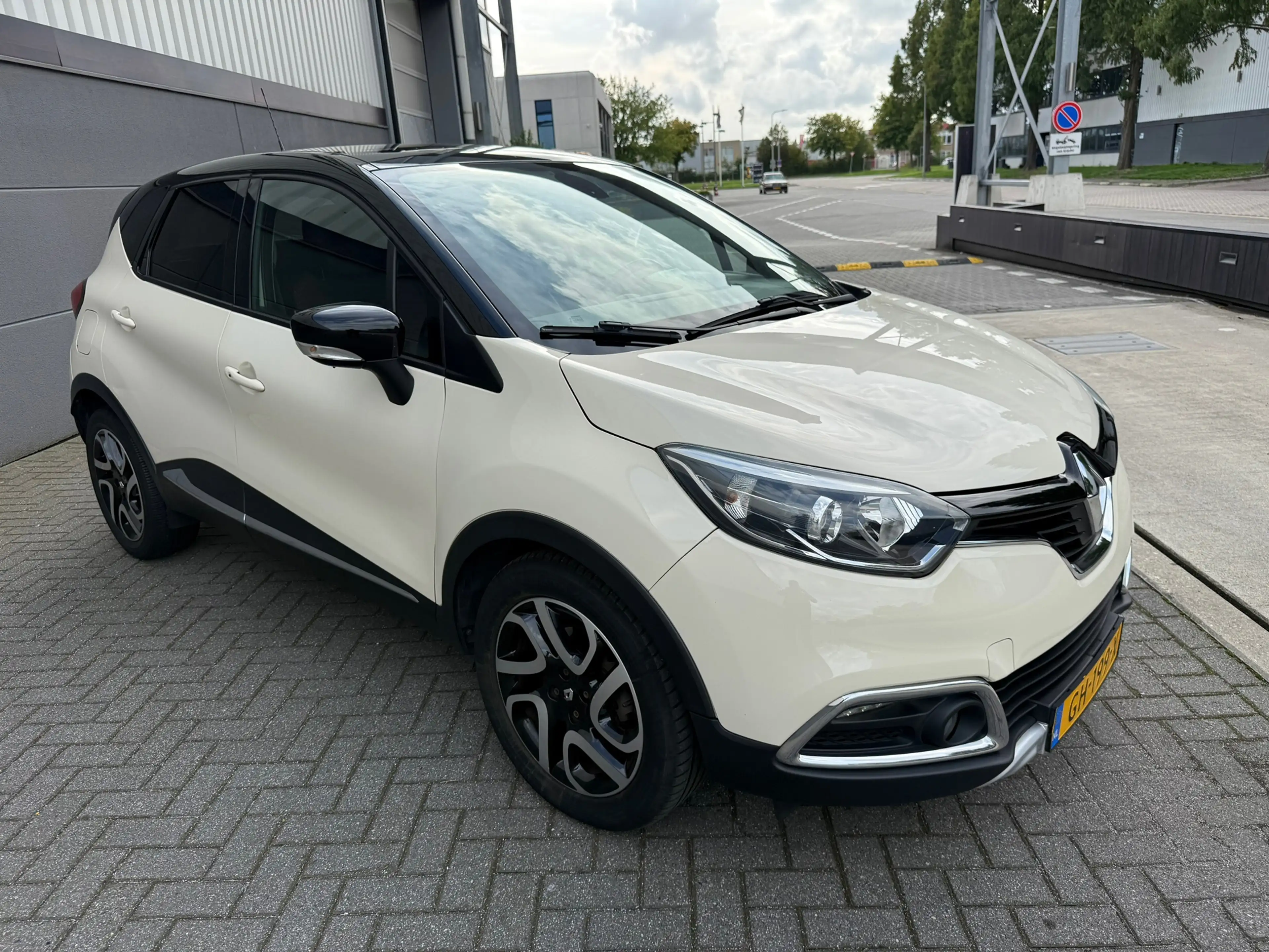 Renault Captur 1.2 TCe Helly Hansen*Automaat*AIRCO*APK*CRUISE*NAV — photo 5