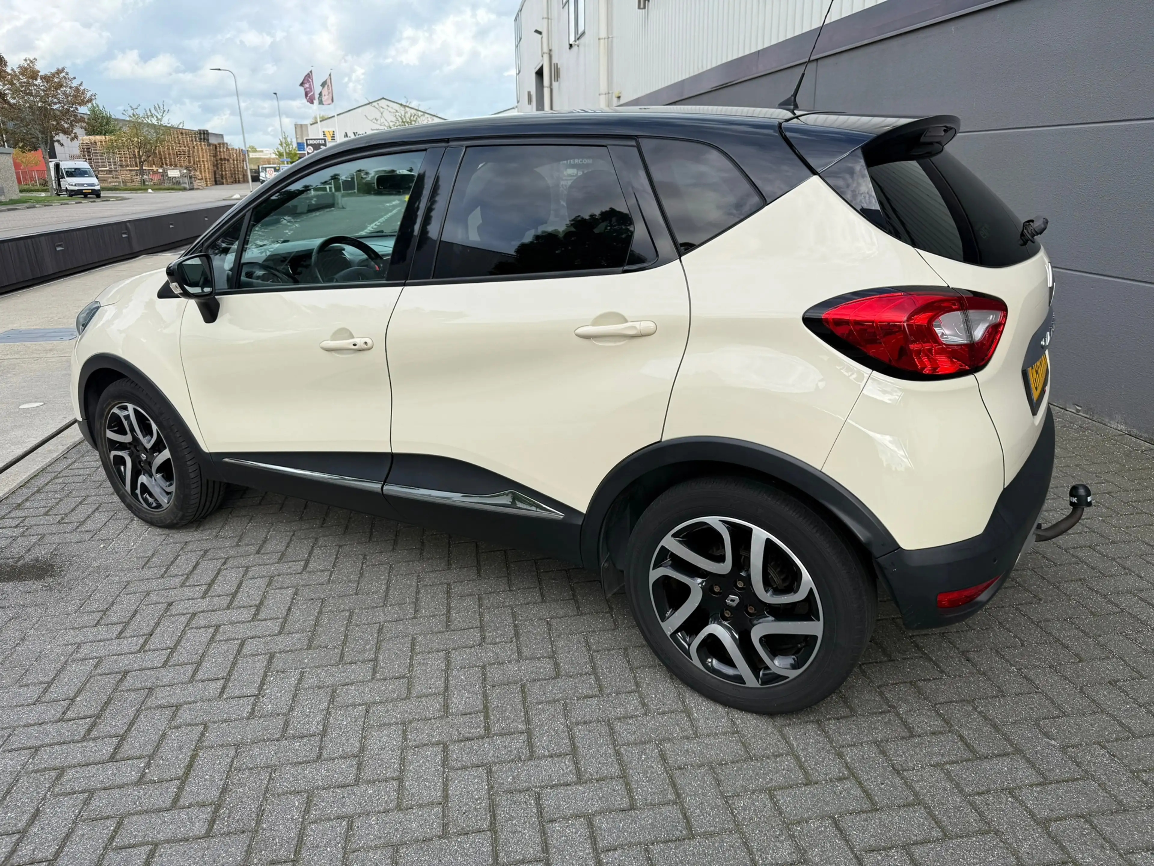 Renault Captur 1.2 TCe Helly Hansen*Automaat*AIRCO*APK*CRUISE*NAV — photo 8