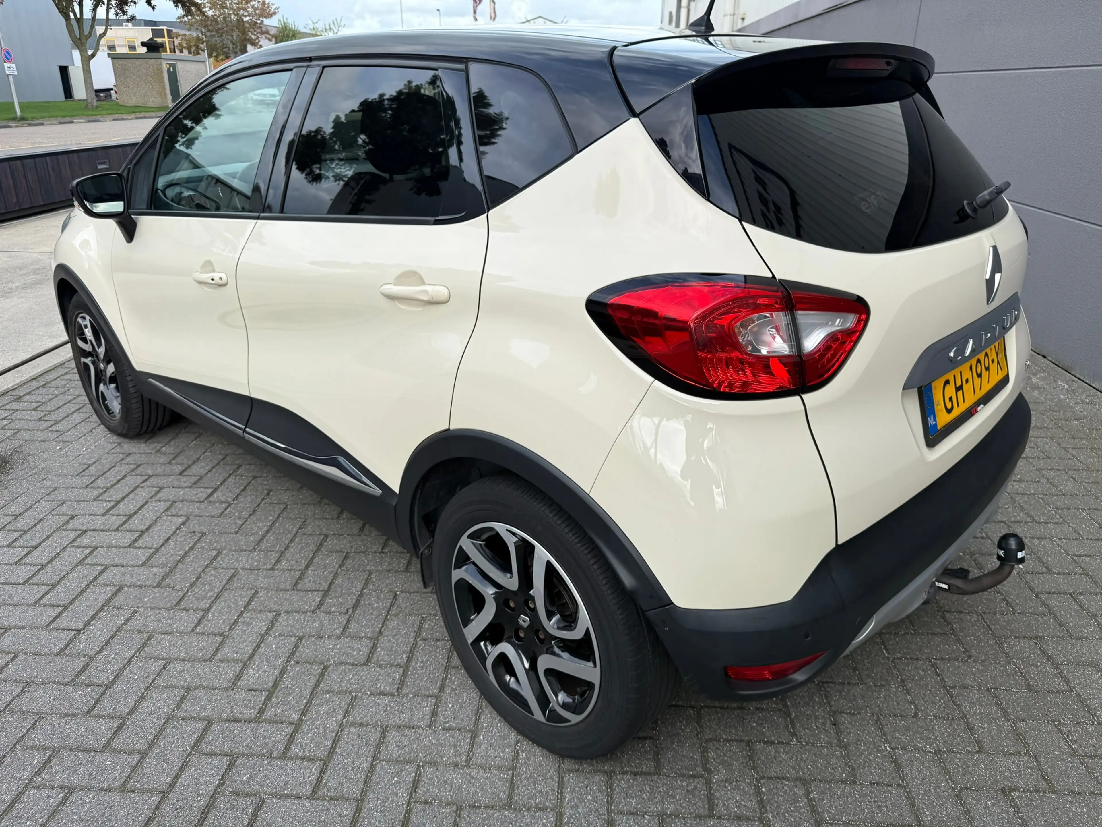 Renault Captur 1.2 TCe Helly Hansen*Automaat*AIRCO*APK*CRUISE*NAV — photo 7