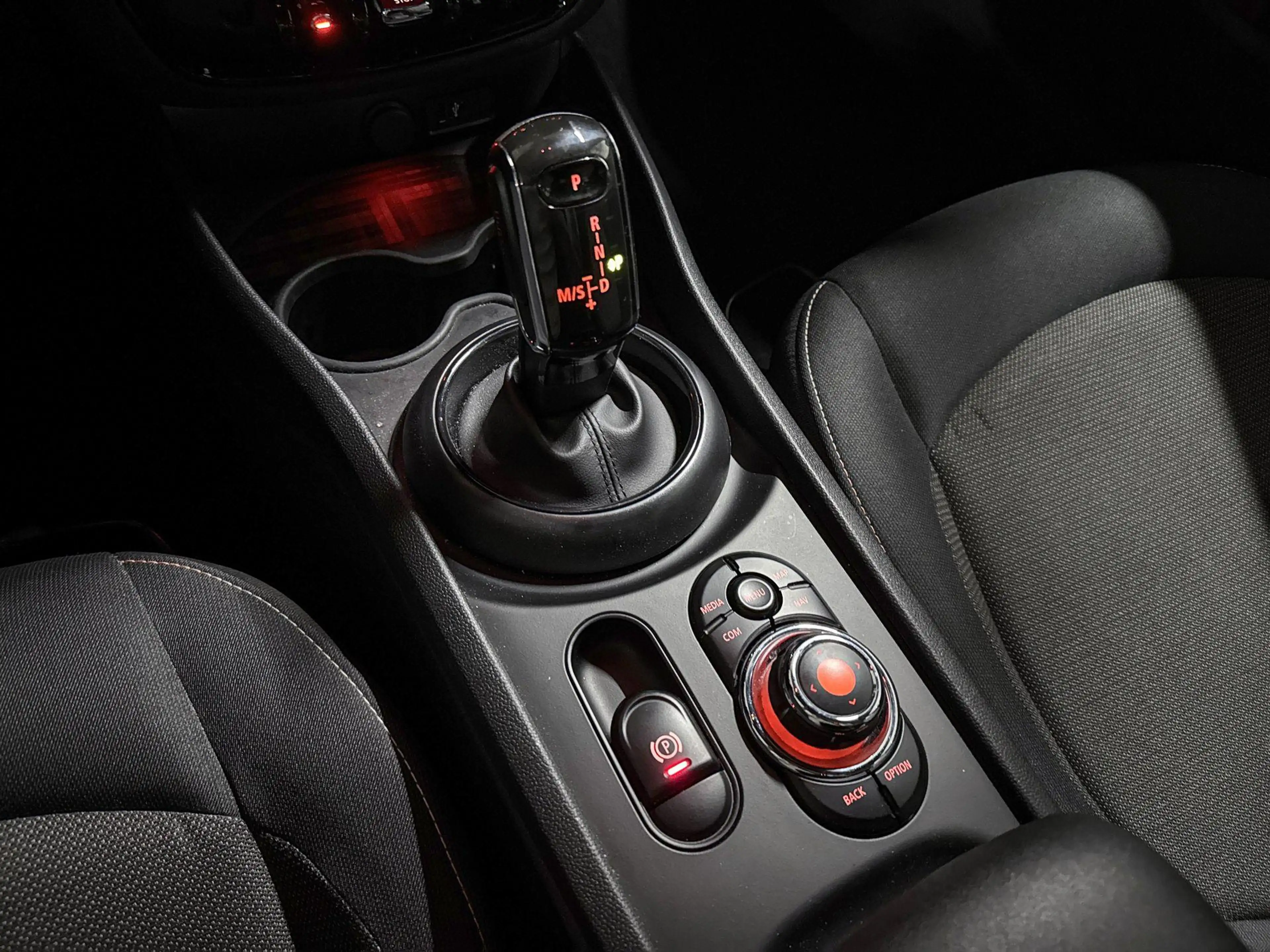 MINI Cooper Clubman Business Edition | Comfort Access | Cruise Control — photo 14