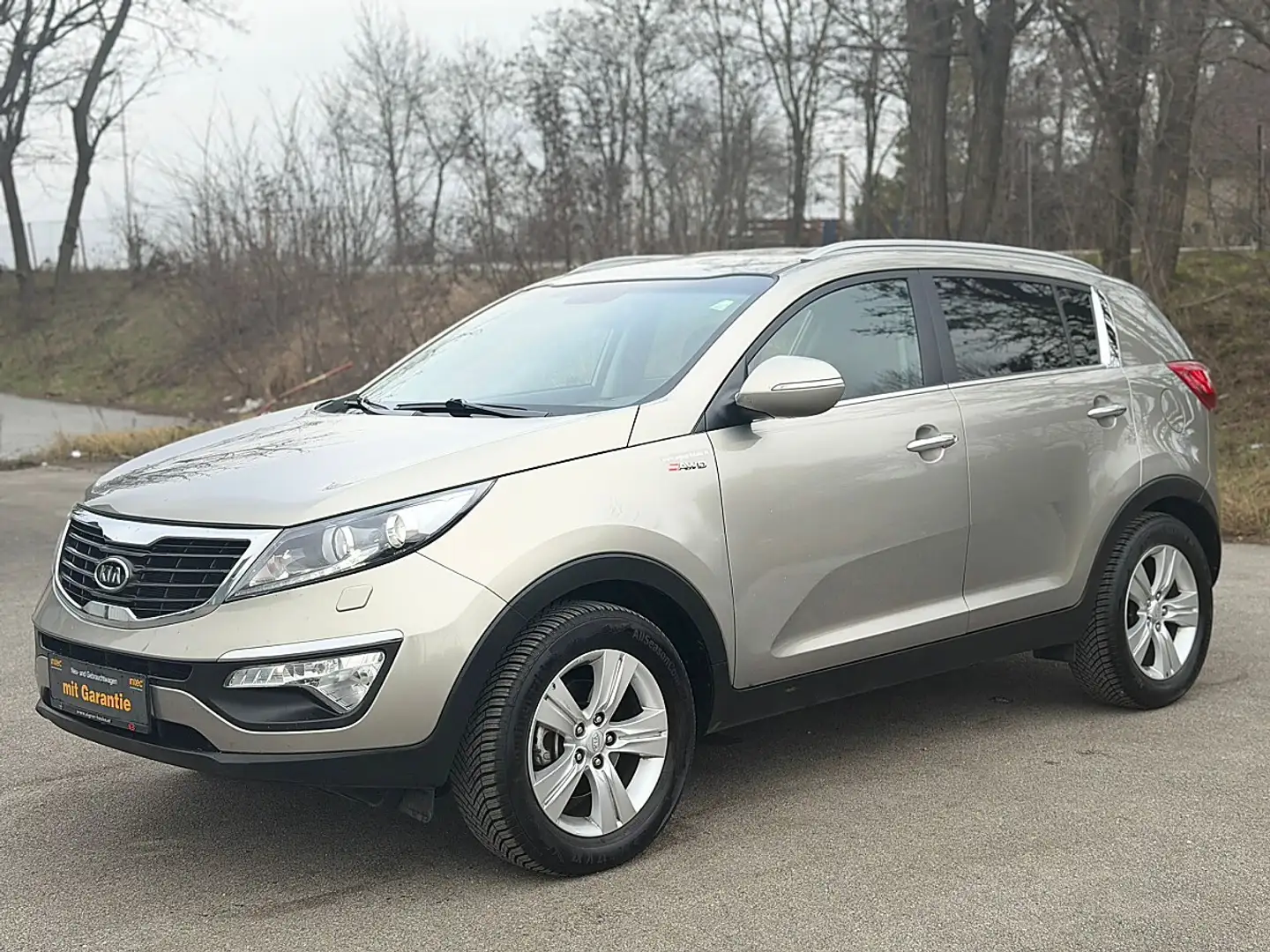 Kia Sportage Active 2,0 CVVT 4WD Aut. 1.Besitz|Automatik|Allrad Grau - 2