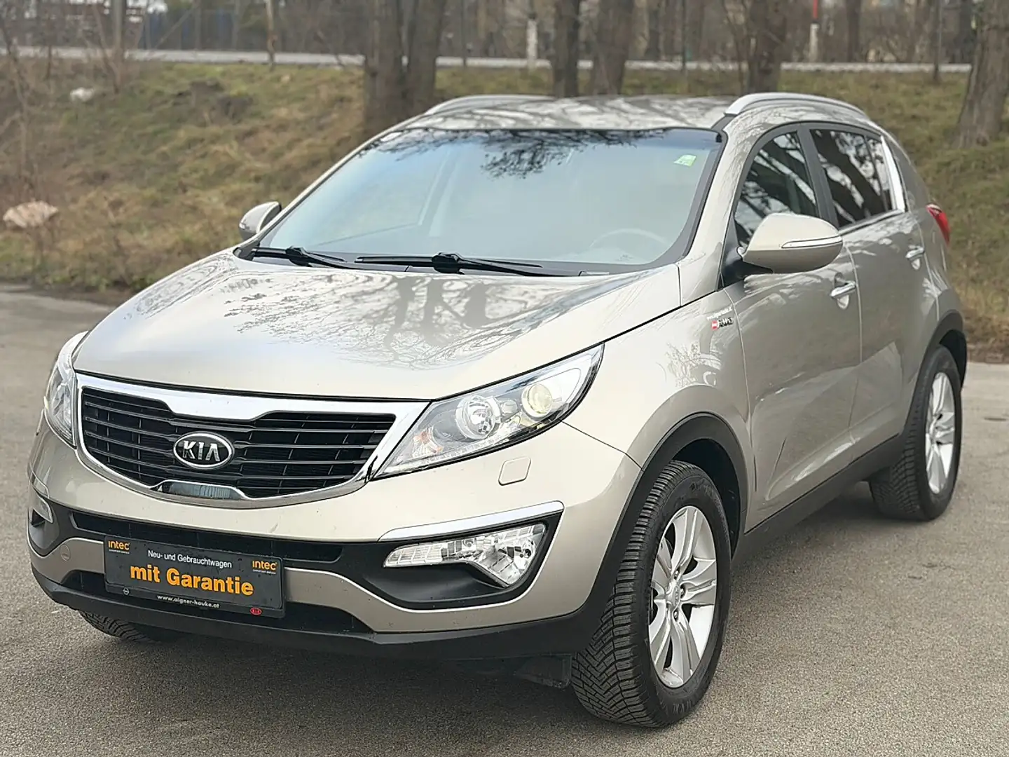 Kia Sportage Active 2,0 CVVT 4WD Aut. 1.Besitz|Automatik|Allrad Grau - 1
