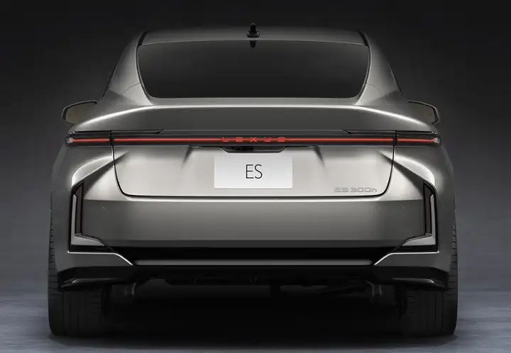 Lexus ES300 2021, foto 14