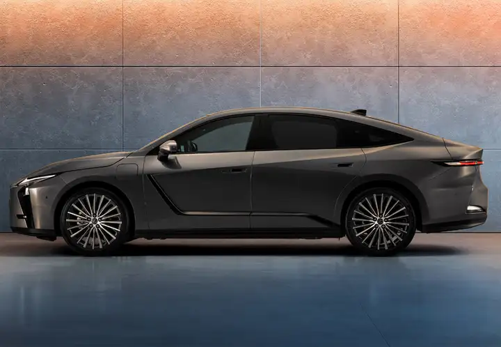 Lexus ES300 2021, foto 32