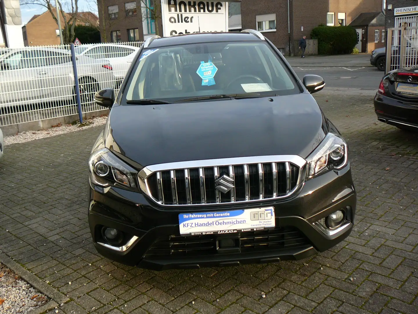 Suzuki SX4 S-Cross 1.Hand,Scheckheft,Sehr gepflegt,Mild Hybrid,usw.! Schwarz - 2
