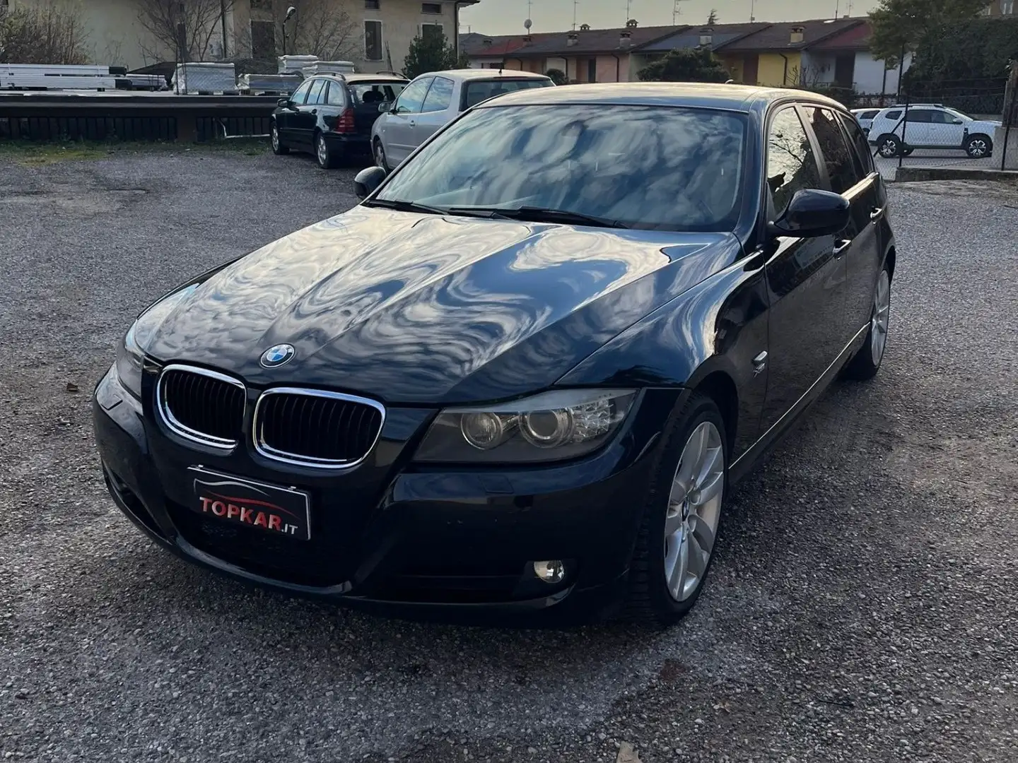 BMW 320 320d xdrive 4x4 Noir - 1