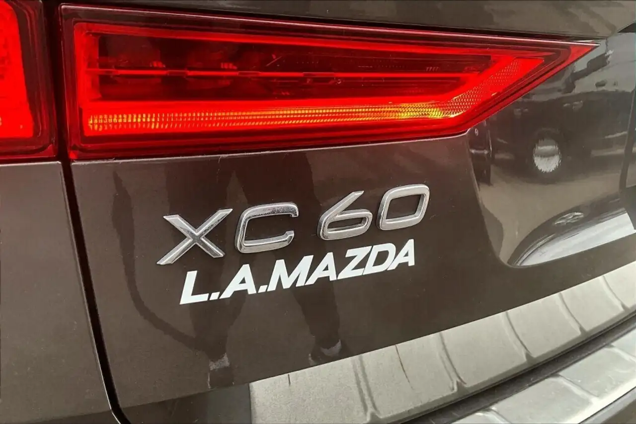 Volvo XC60 снимка Volvo XC60
