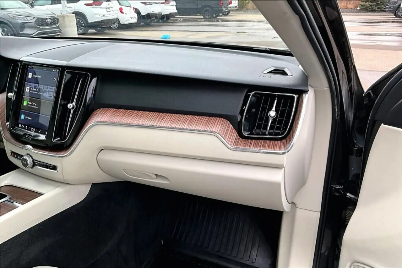 Volvo XC60 снимка Volvo XC60