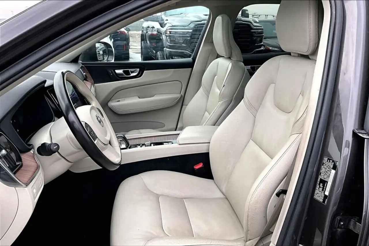 Volvo XC60 снимка Volvo XC60