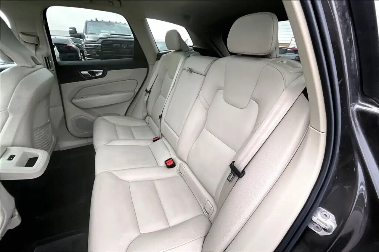 Volvo XC60 снимка Volvo XC60