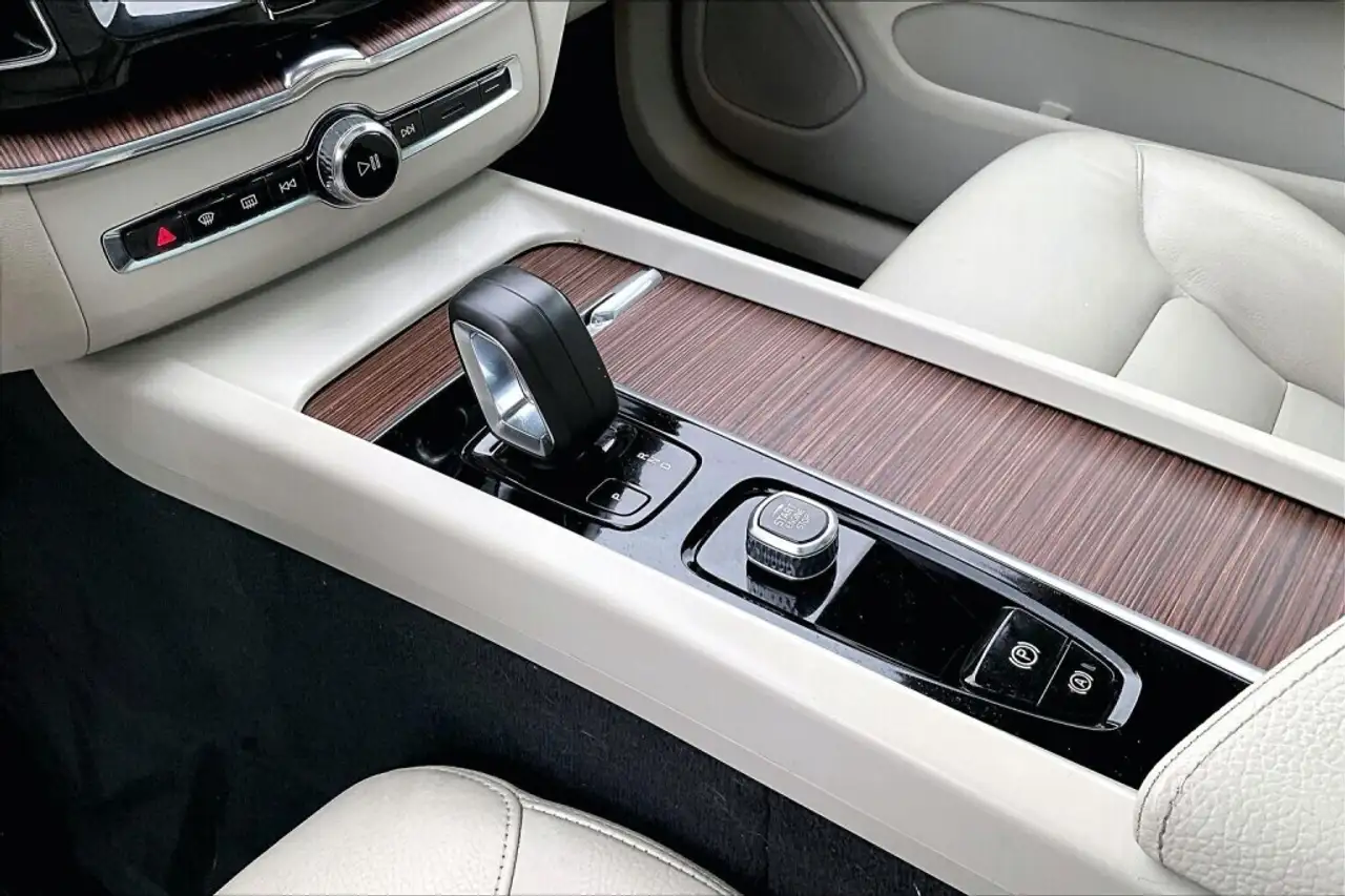 Volvo XC60 снимка Volvo XC60