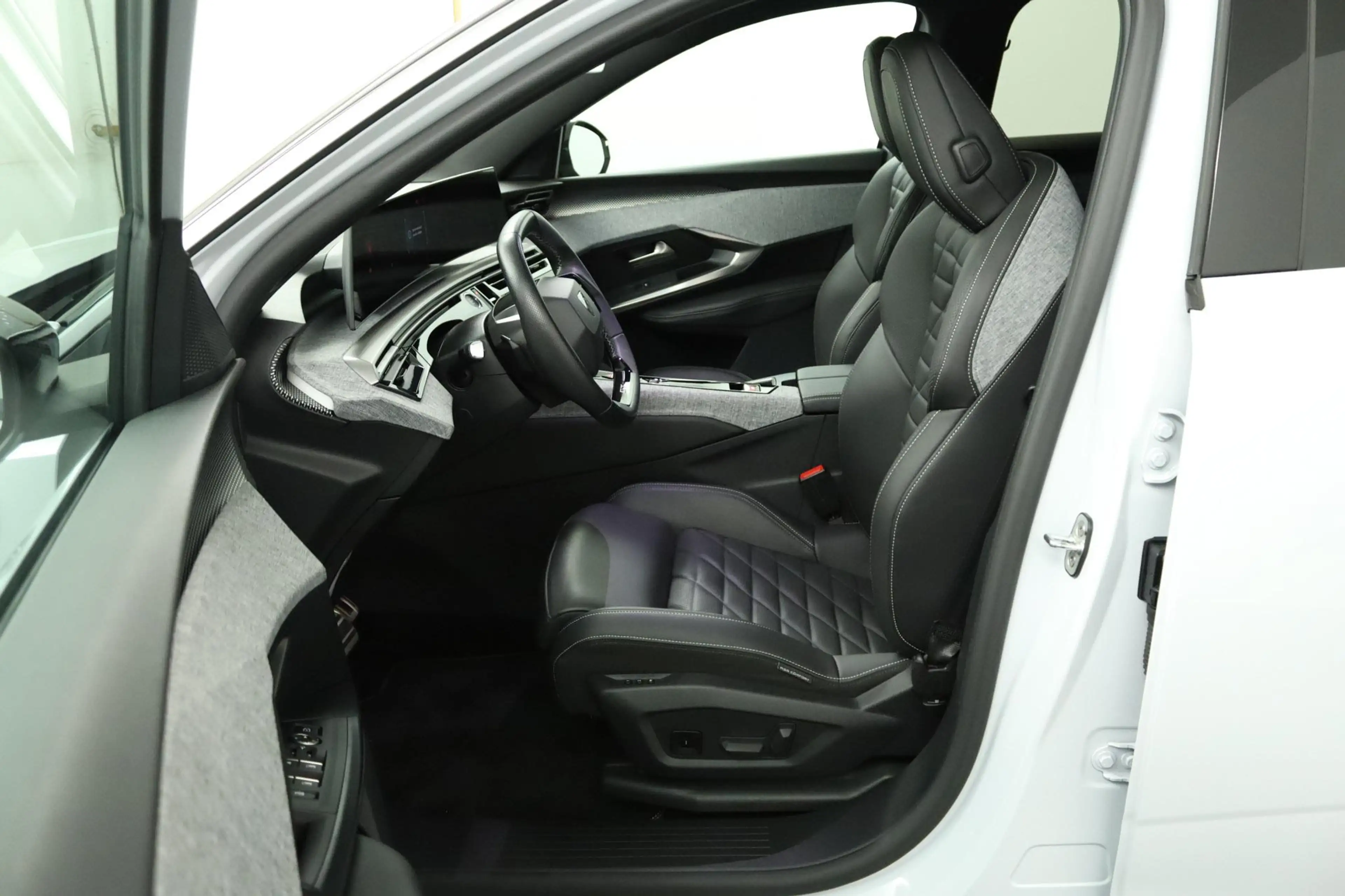 Peugeot 3008 1.6 plug-in Hybrid 195 GT Exclusive | Nappa leder — photo 14