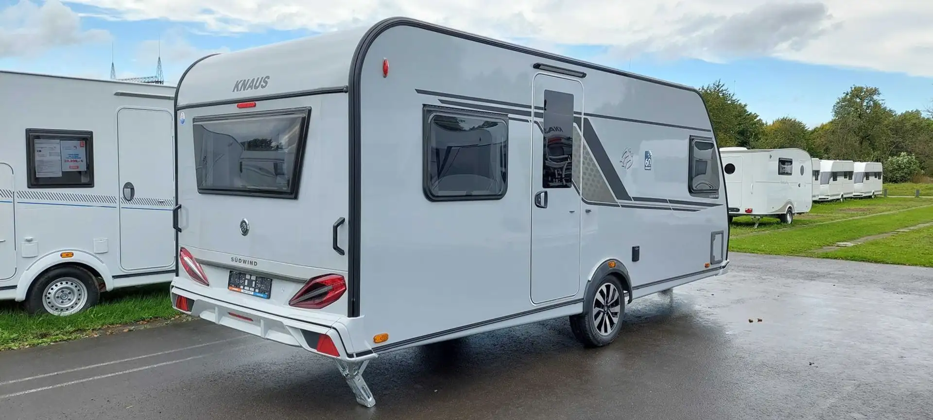 Knaus Südwind 500 FU 60 Years 24 Dusche DuoC Gaspaket Grijs - 2