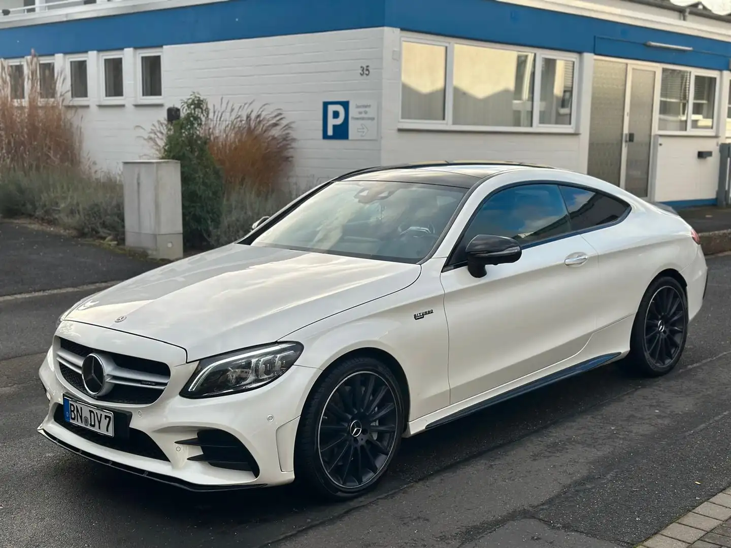 Mercedes-Benz C 43 AMG Coupe C 43 AMG 4Matic, Carbon-Alcantara Lenkrad White - 2