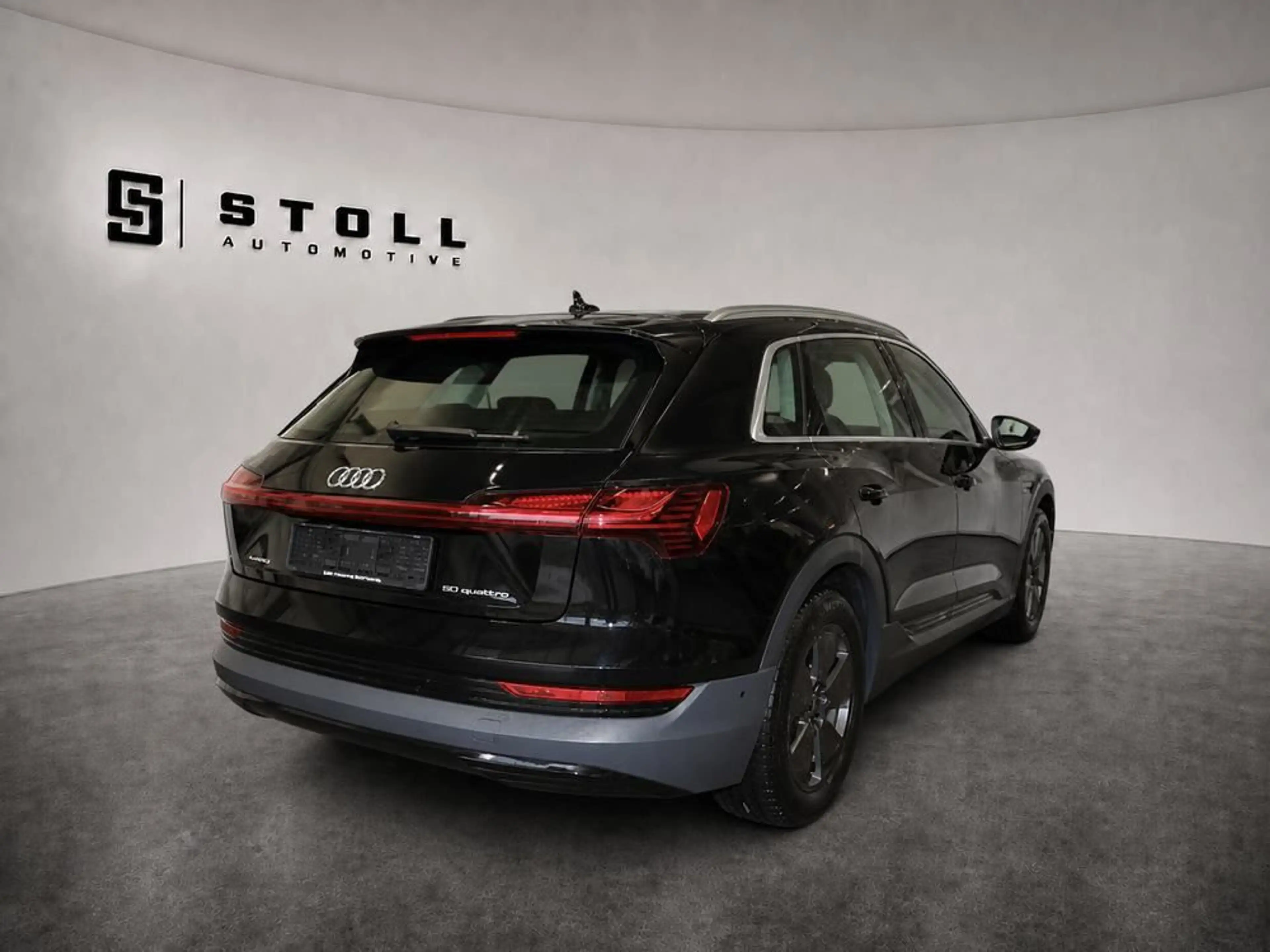 Audi e-tron 50 quattro — photo 4