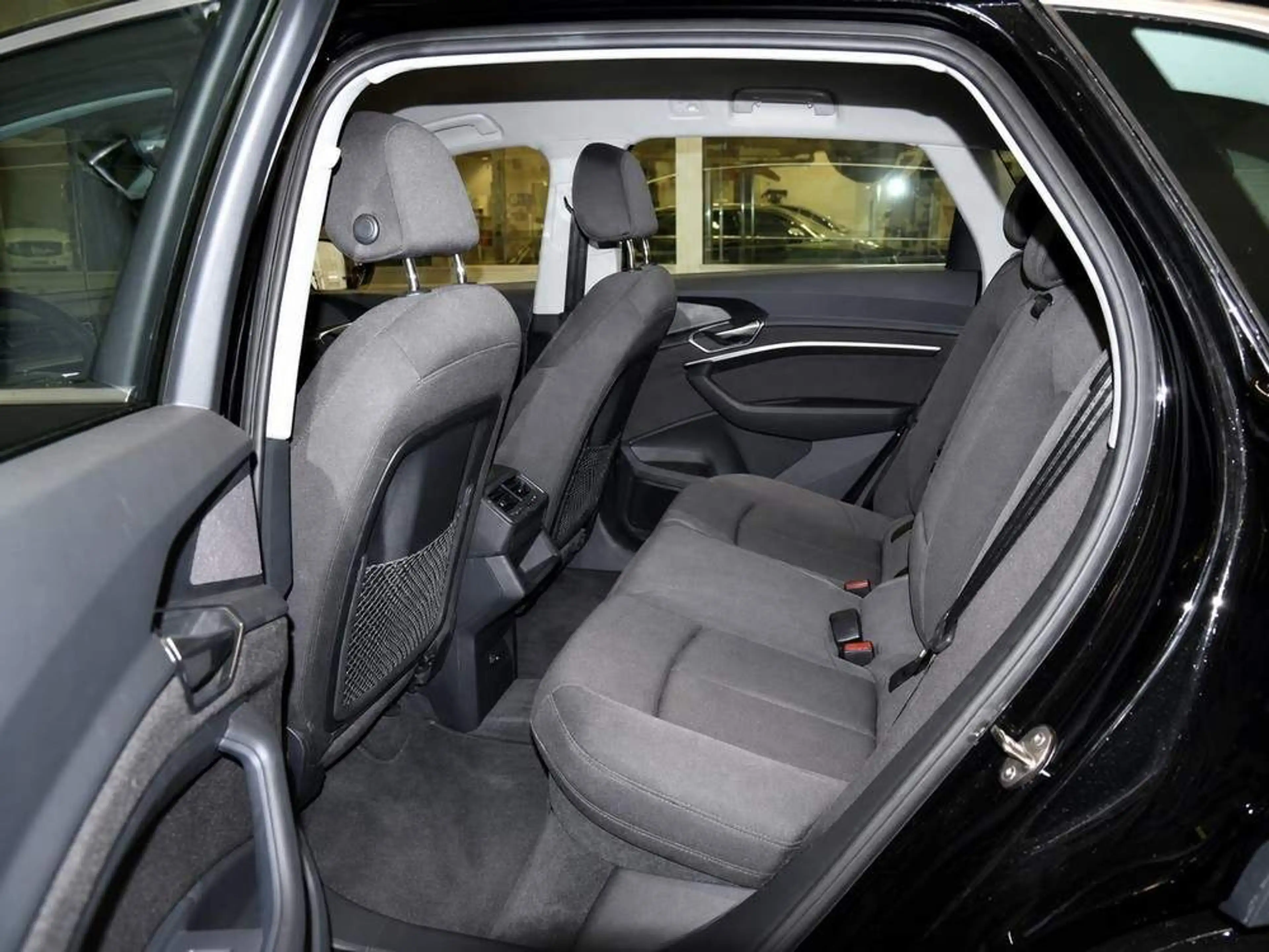 Audi e-tron 50 quattro — photo 7