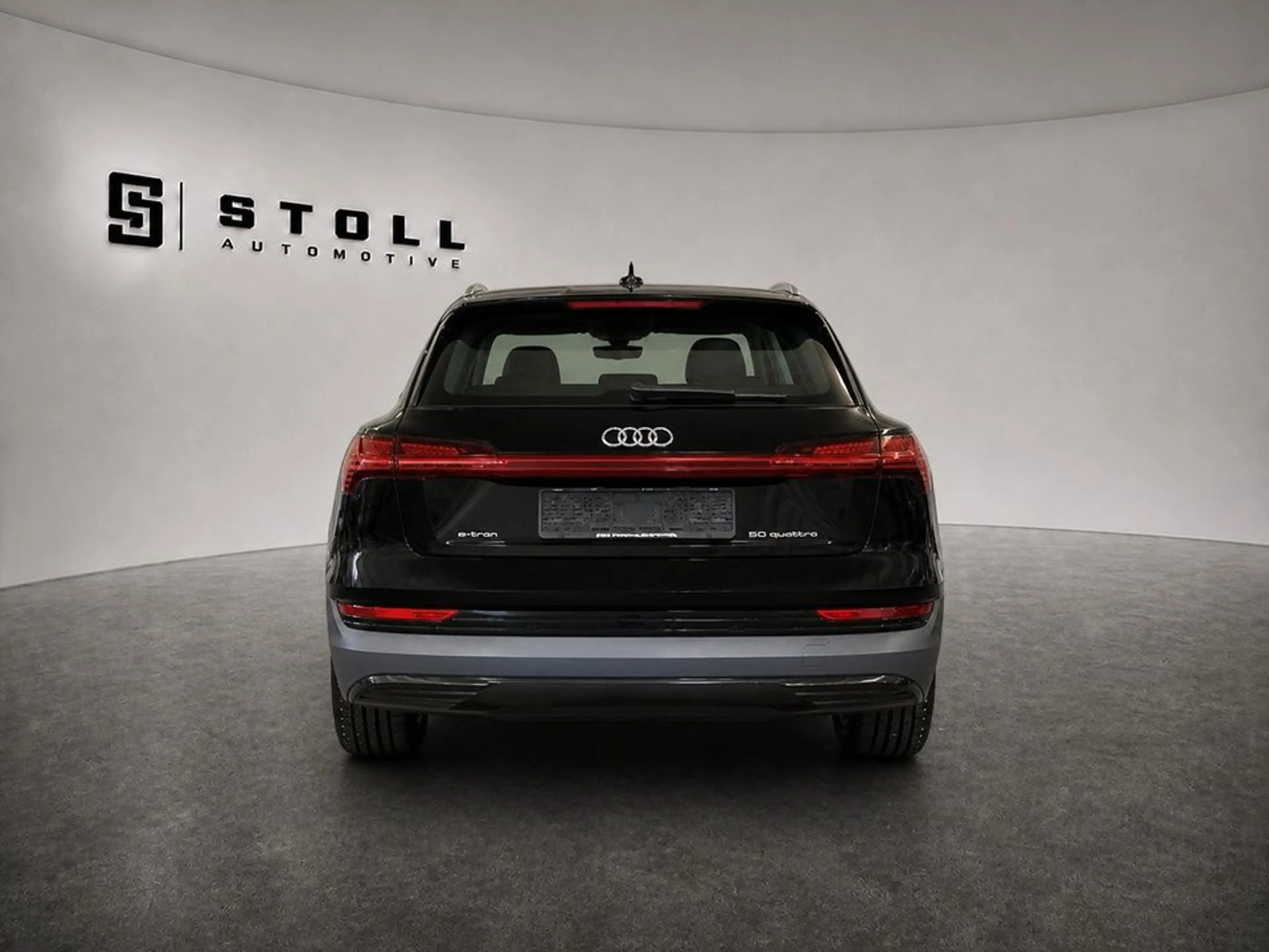 Audi e-tron 50 quattro — photo 14