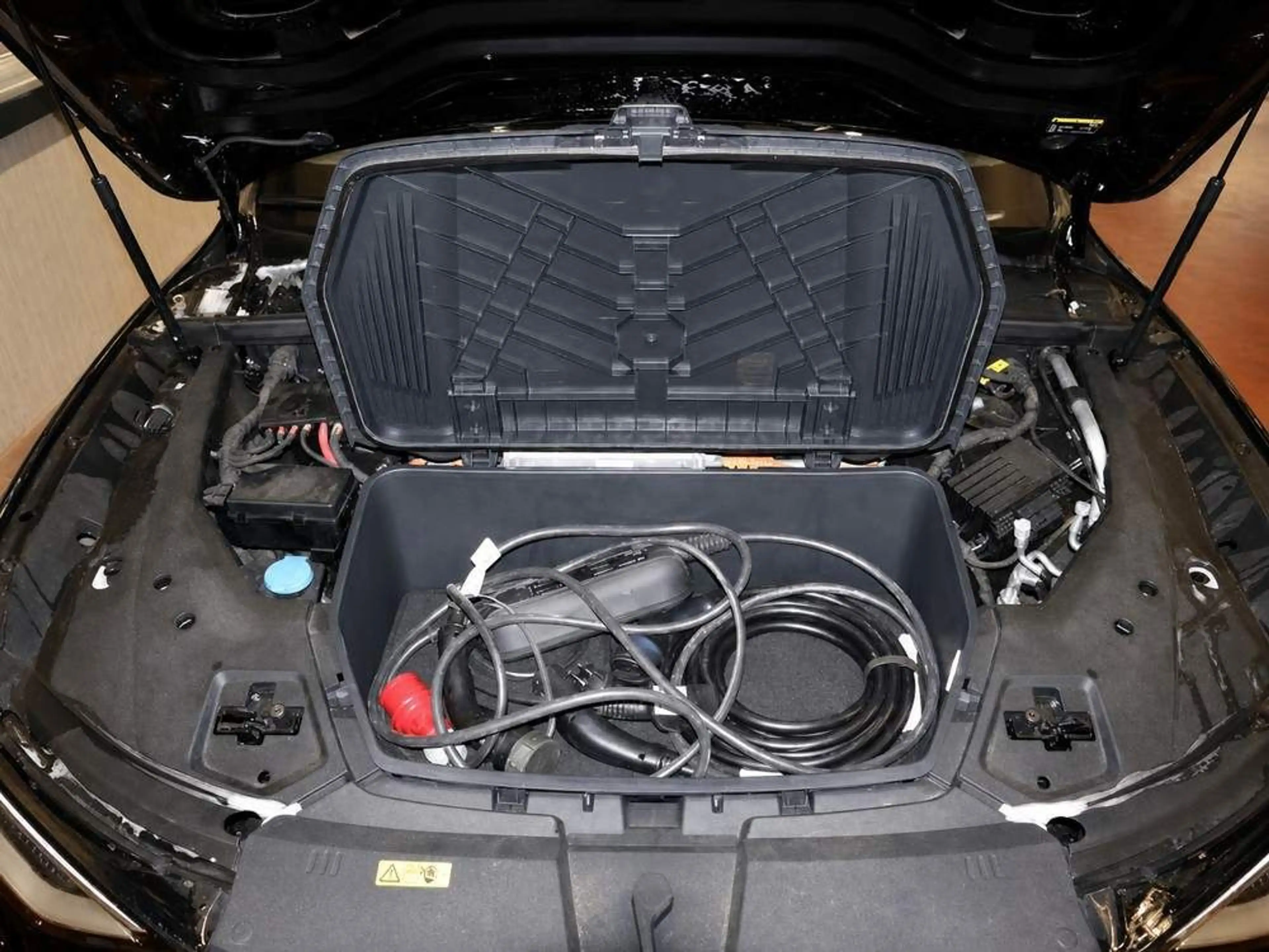 Audi e-tron 50 quattro — photo 11