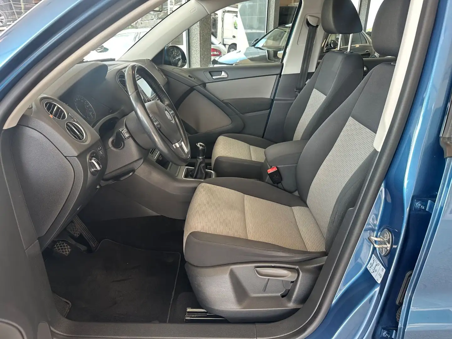 Volkswagen Tiguan 1.4 Trend & Fun BMT Pano Klimaauto PDC Azul - 2