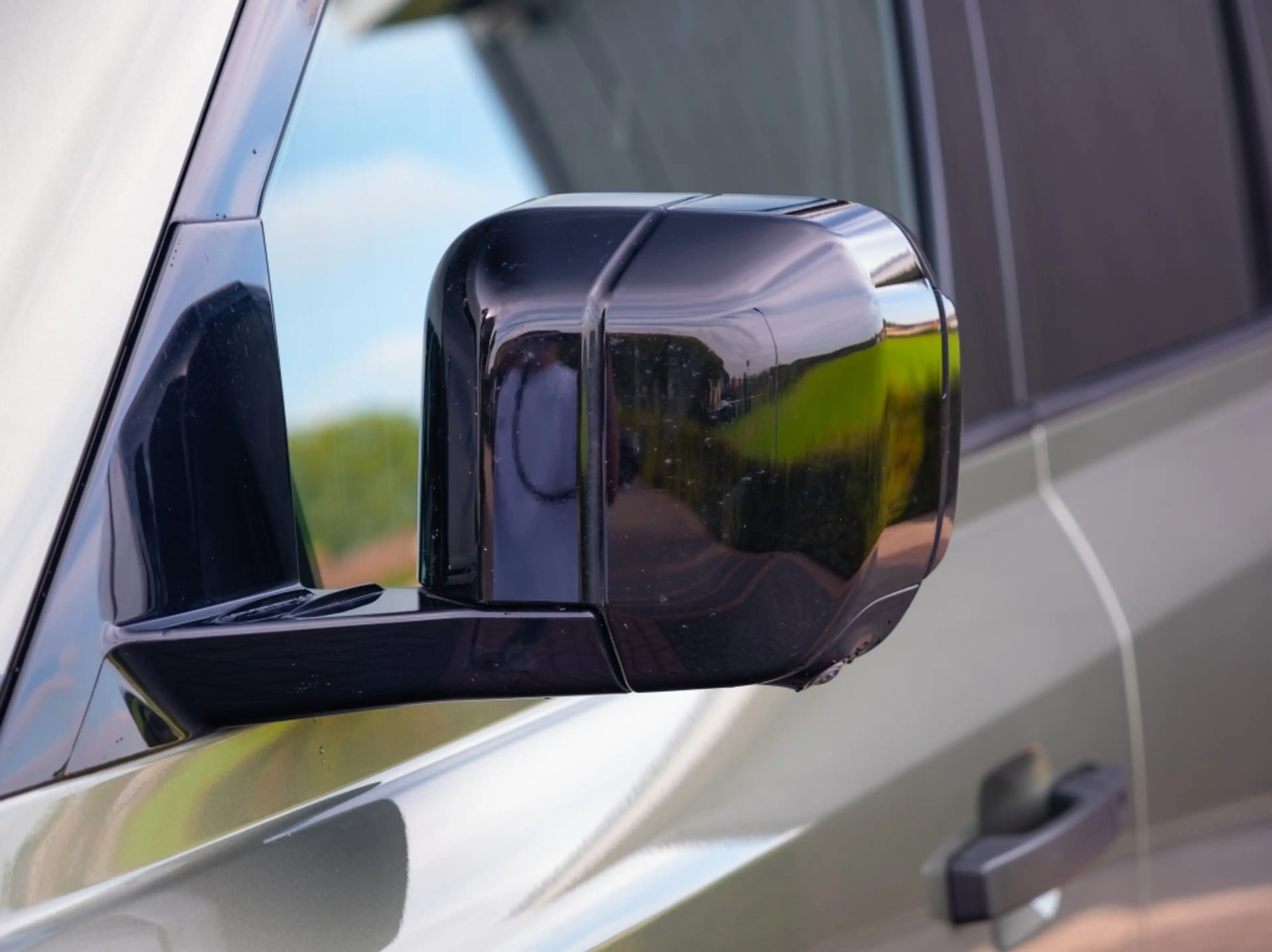 Land Rover Defender 3.0 D200 110 Comm Aut X-Dynamic S — photo 8