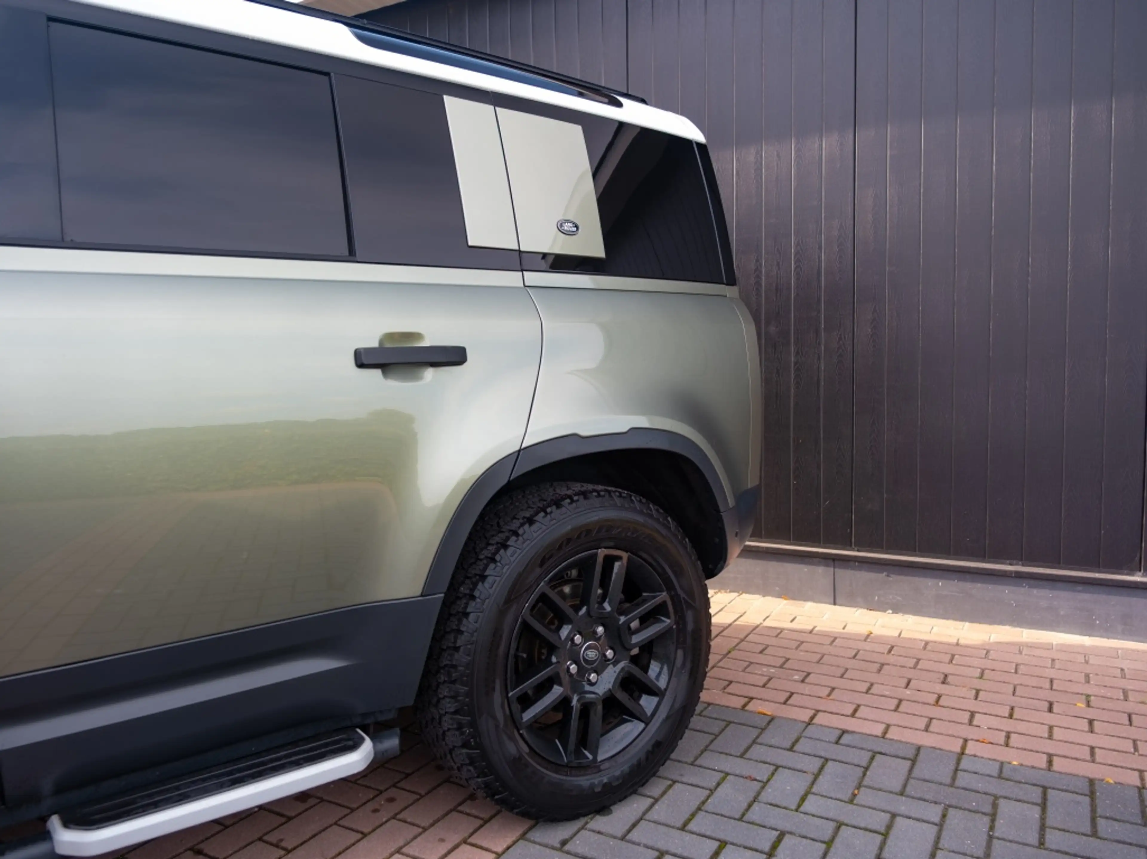 Land Rover Defender 3.0 D200 110 Comm Aut X-Dynamic S — photo 12