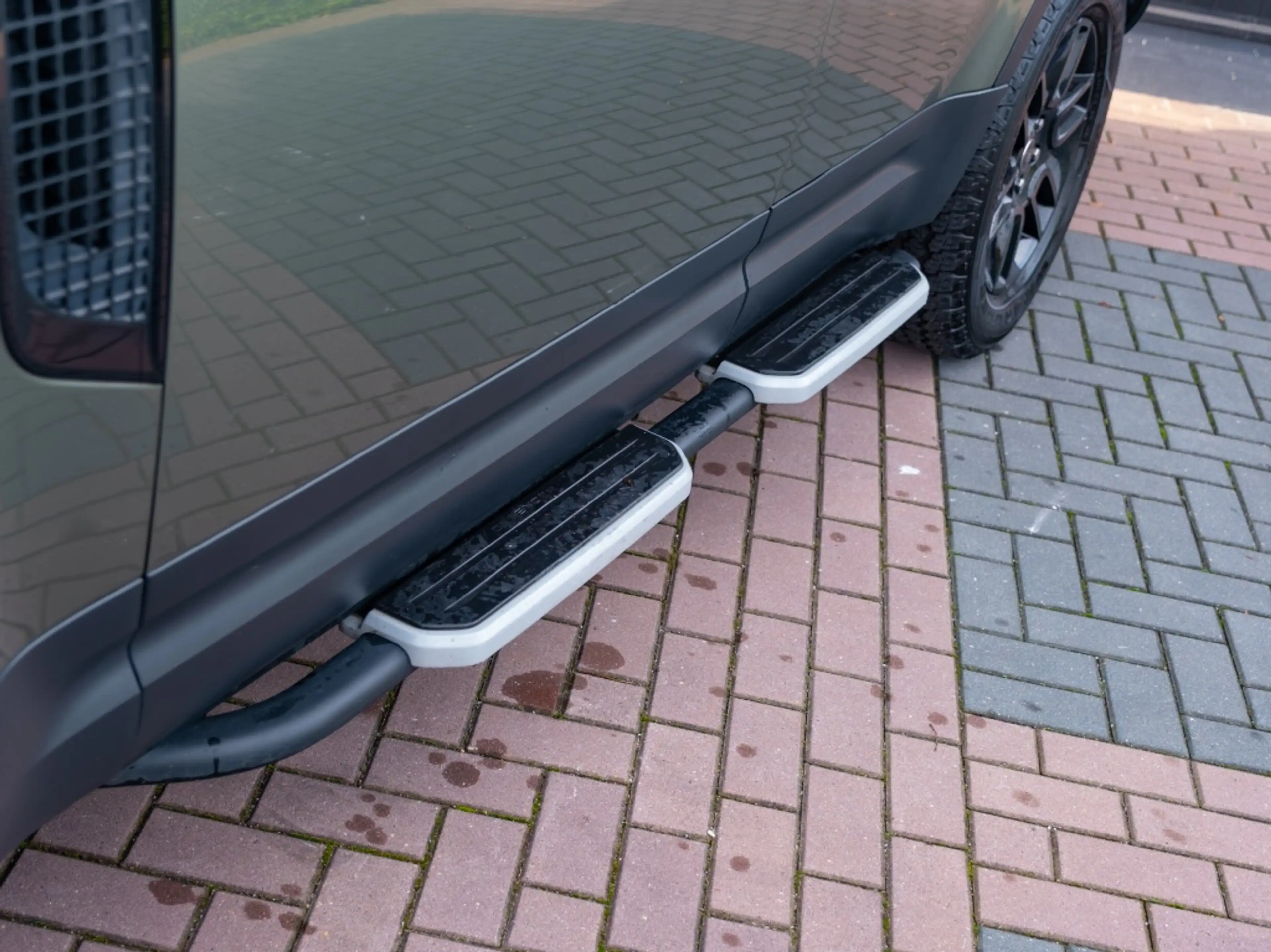 Land Rover Defender 3.0 D200 110 Comm Aut X-Dynamic S — photo 6