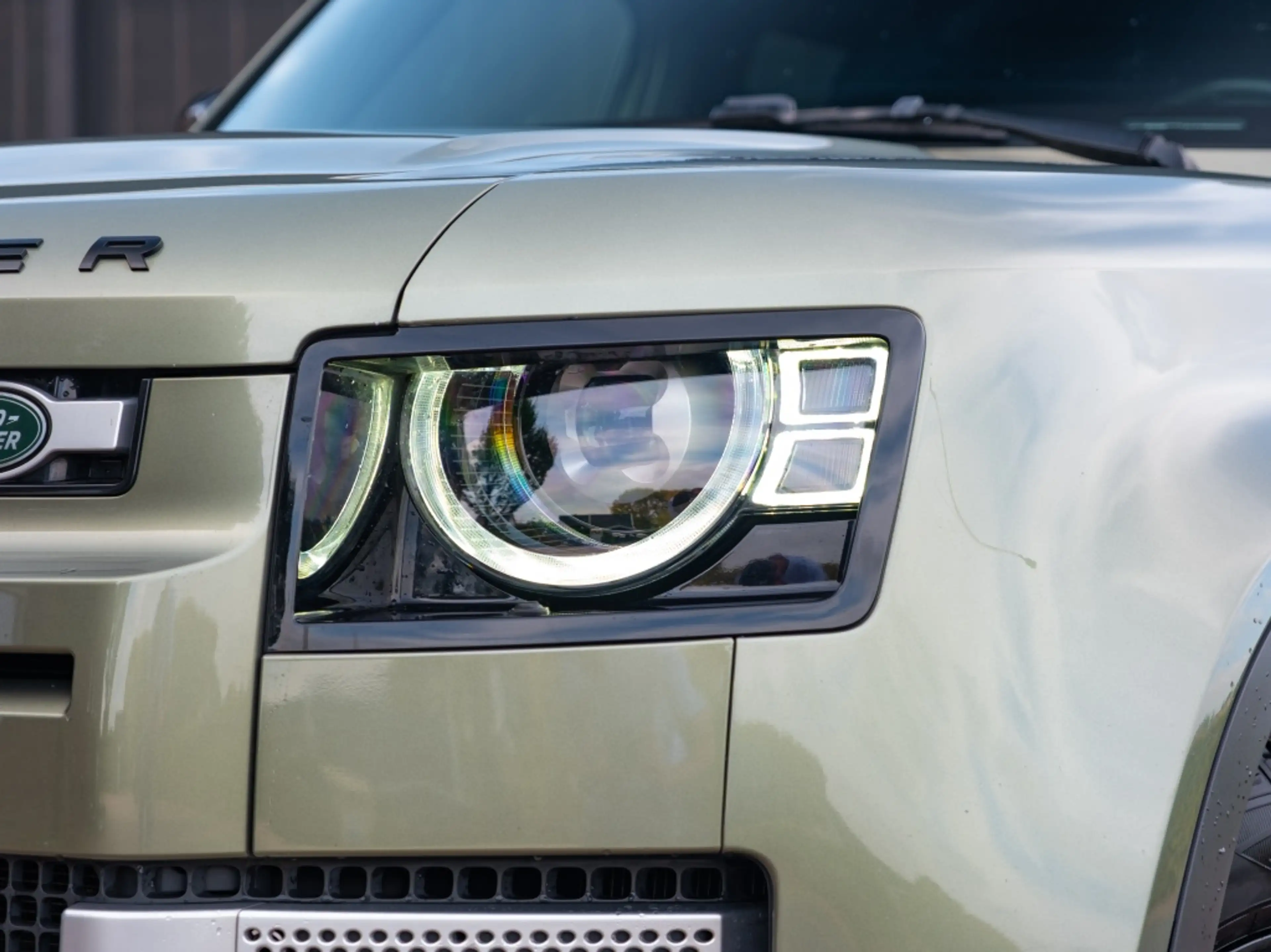 Land Rover Defender 3.0 D200 110 Comm Aut X-Dynamic S — photo 2
