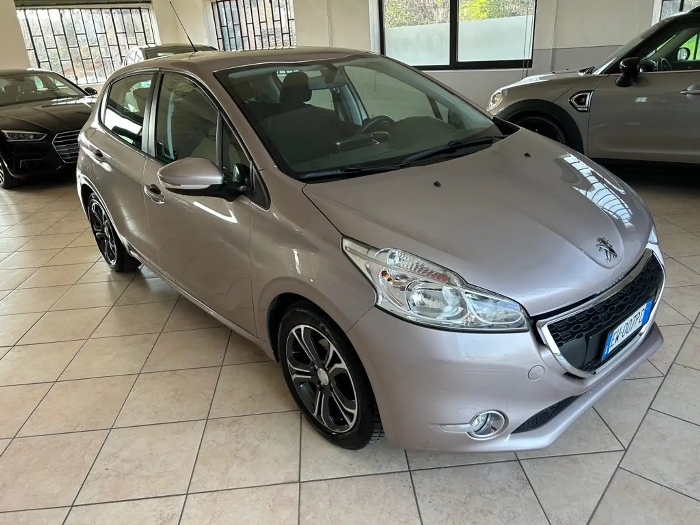 Peugeot 208 PureTech 82 5 porte Allure Gris - 1
