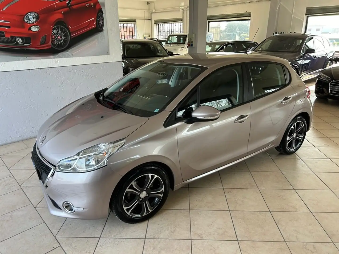 Peugeot 208 PureTech 82 5 porte Allure Gris - 2