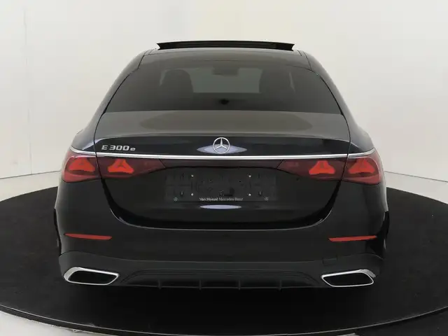 Mercedes-Benz E-Class view 7