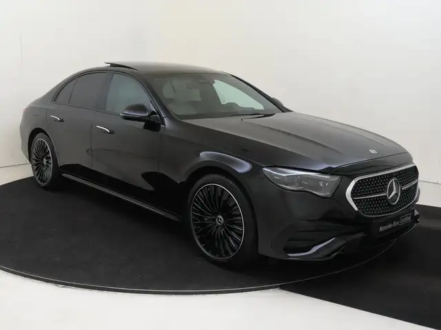 Mercedes-Benz E-Class view 2