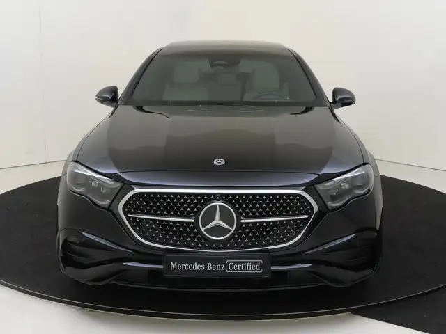 Mercedes-Benz E-Class view 6