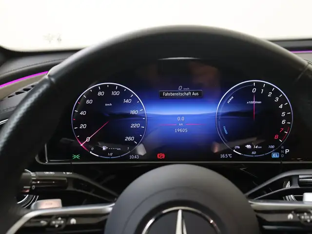 Mercedes-Benz E-Class view 12