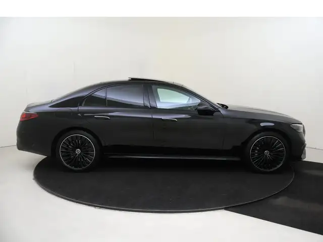 Mercedes-Benz E-Class view 9