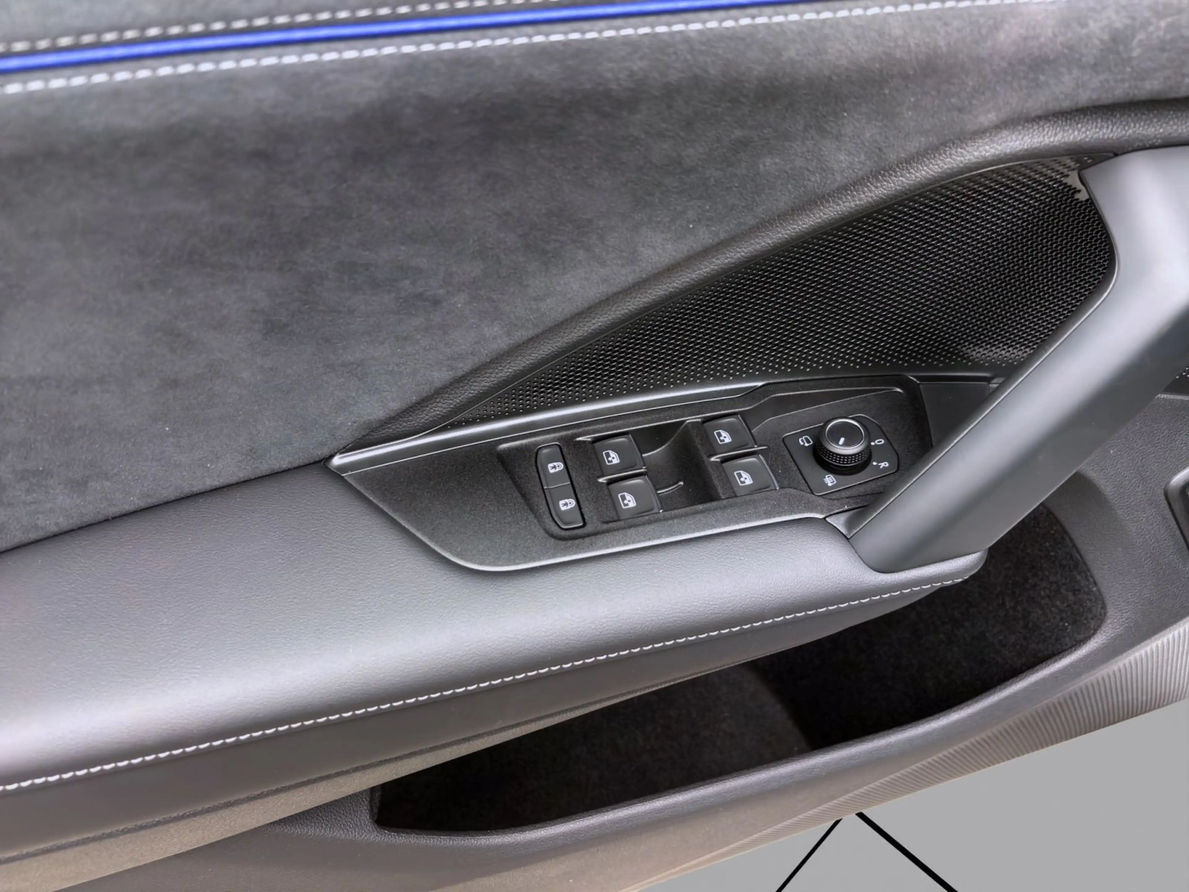 Volkswagen Tayron 1.5 TSI eHybrid DSG R-LINE AHK KAMERA SIT — photo 11