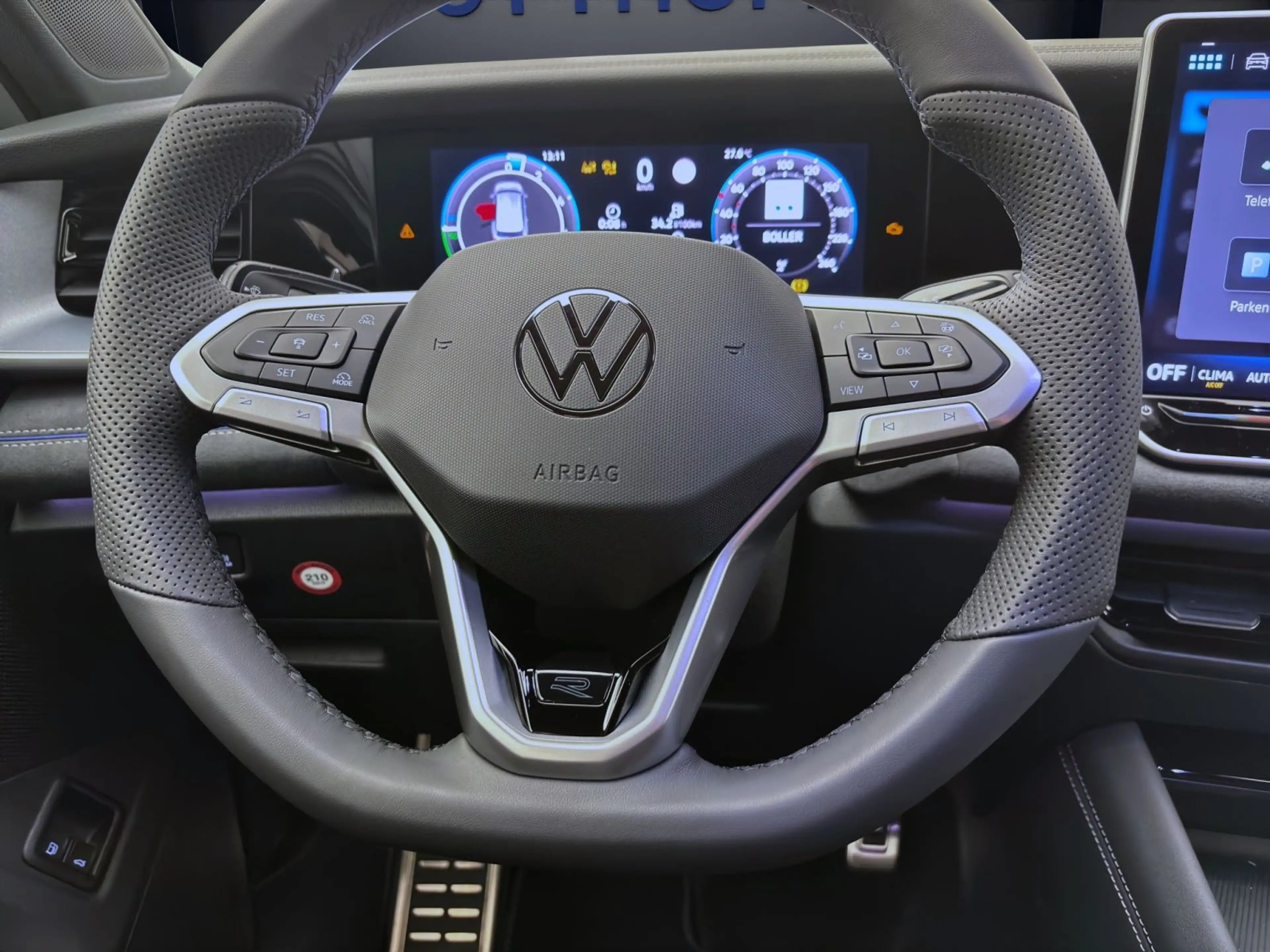 Volkswagen Tayron 1.5 TSI eHybrid DSG R-LINE AHK KAMERA SIT — photo 13