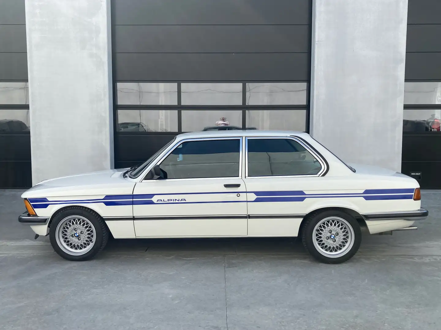 BMW 323 i ***VERKOCHT*** Blanc - 1