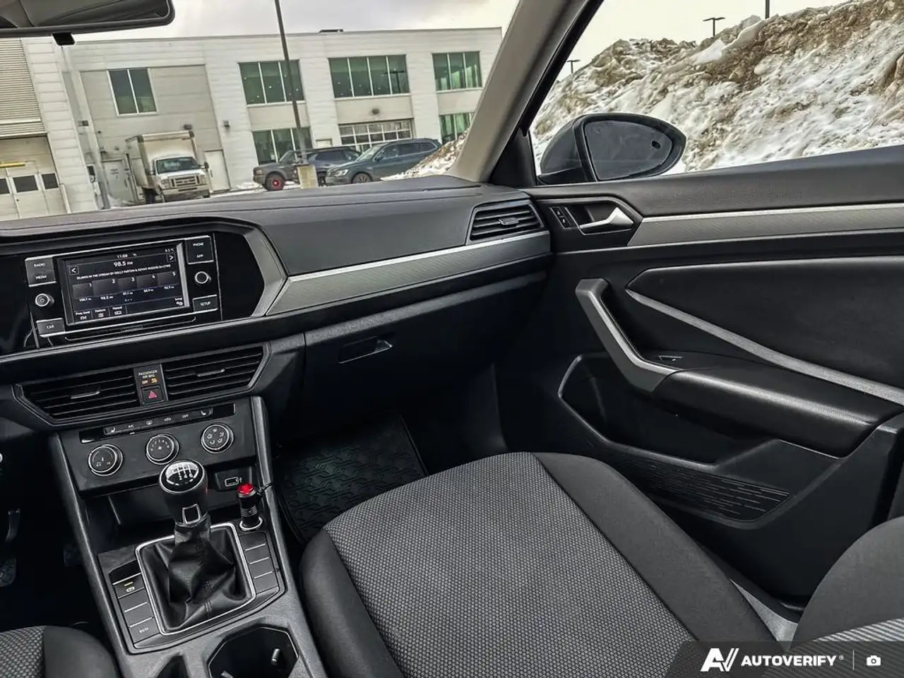 Volkswagen Jetta снимка Volkswagen Jetta