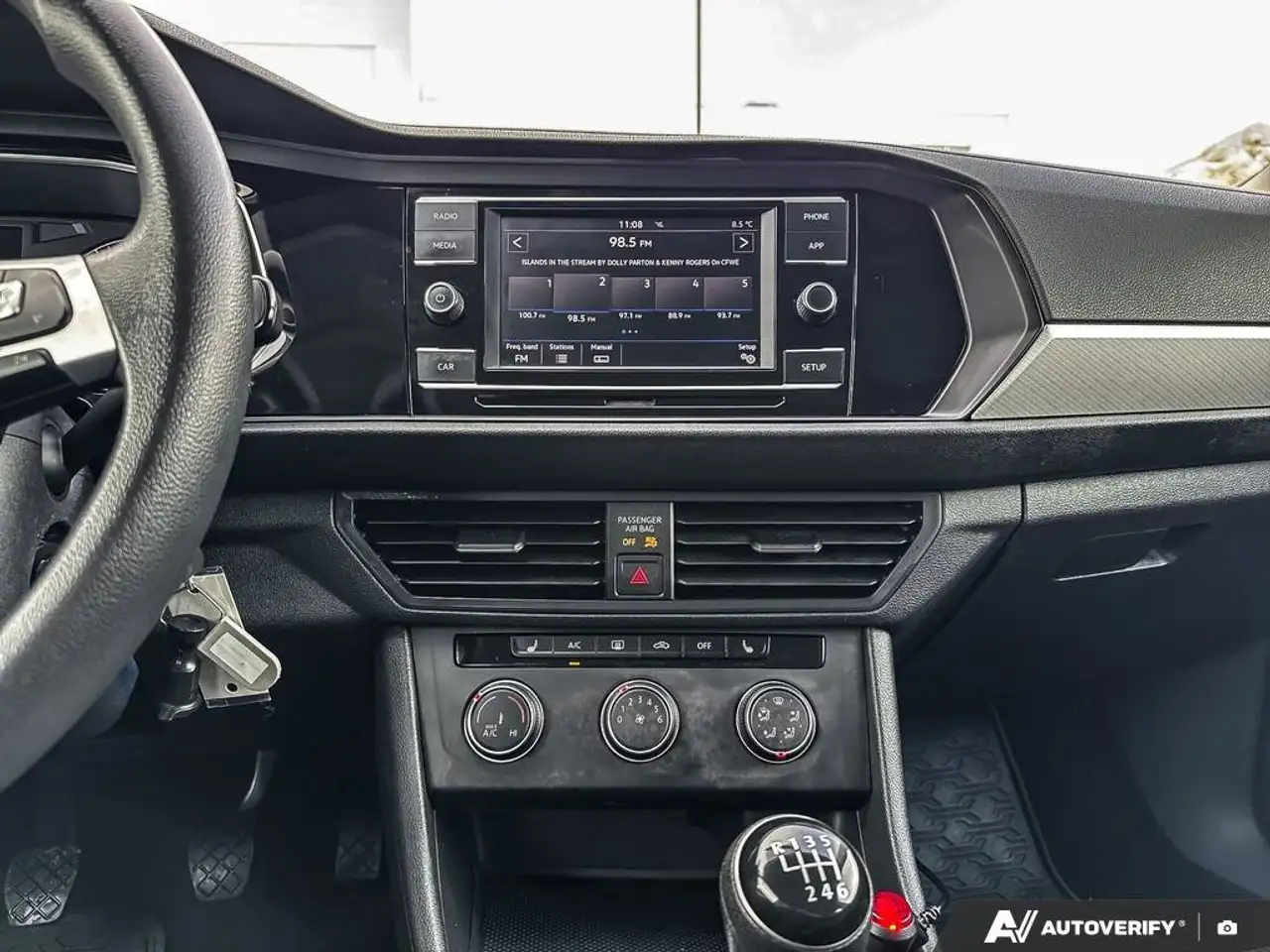 Volkswagen Jetta снимка Volkswagen Jetta