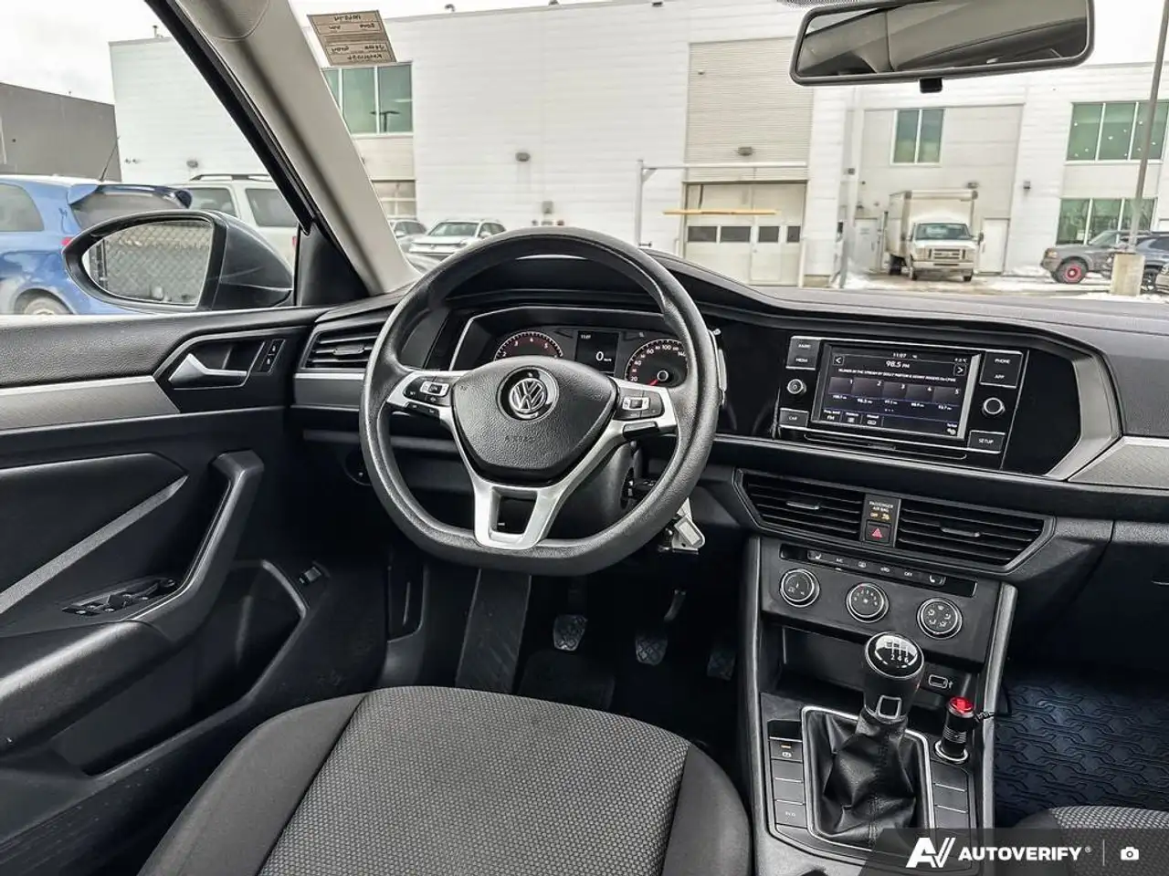 Volkswagen Jetta снимка Volkswagen Jetta