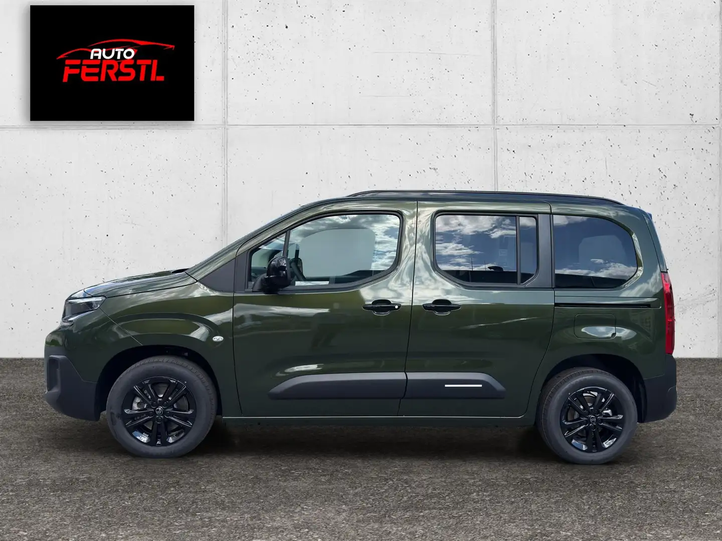 Citroen Berlingo PLUS PKW M LED StyleP CarP Kam PDC Priv 75 kW (... Grün - 2