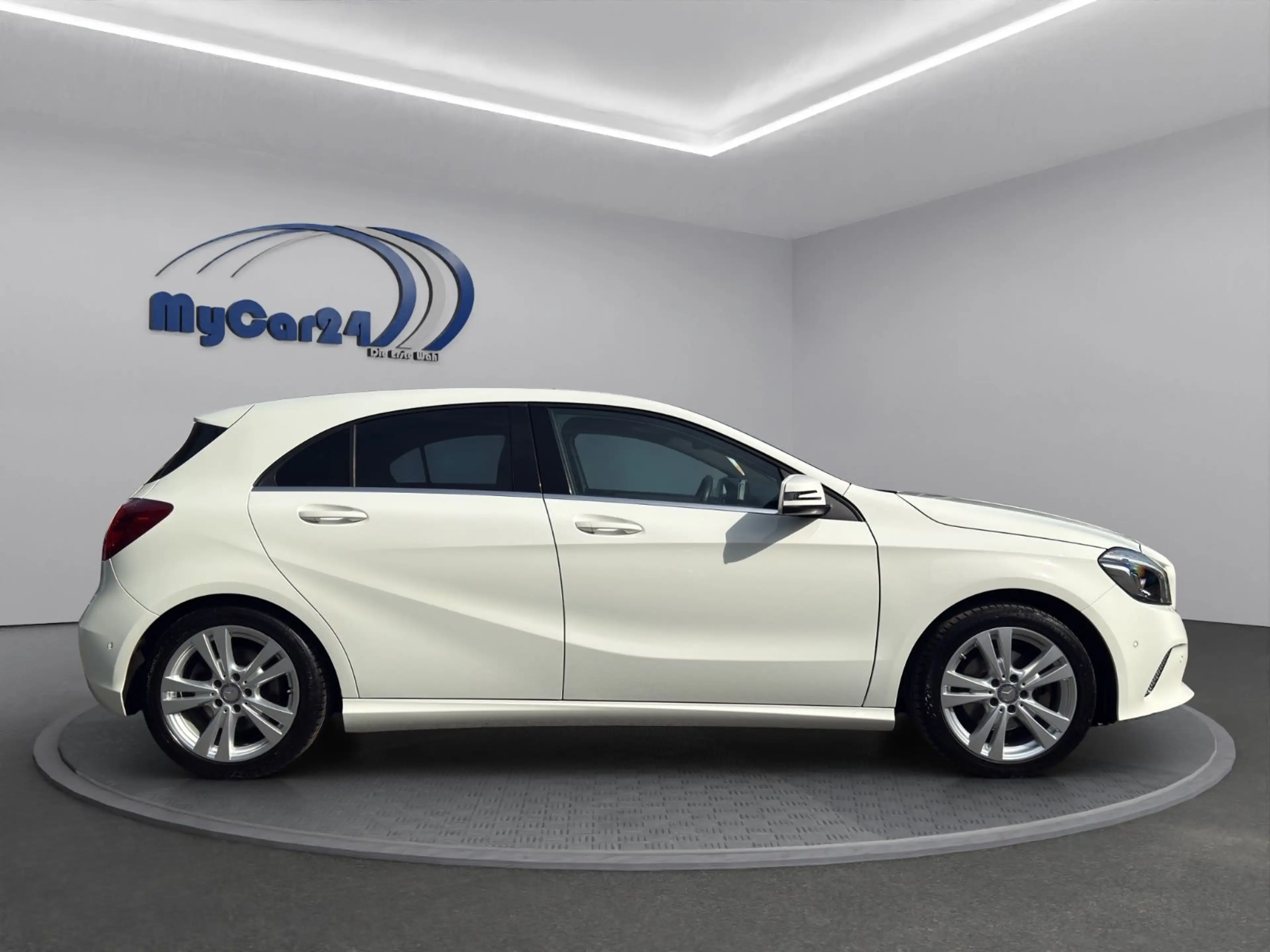 Mercedes-Benz A 220 d UrbanI CamI MemoryI LEDI Garantie — photo 14