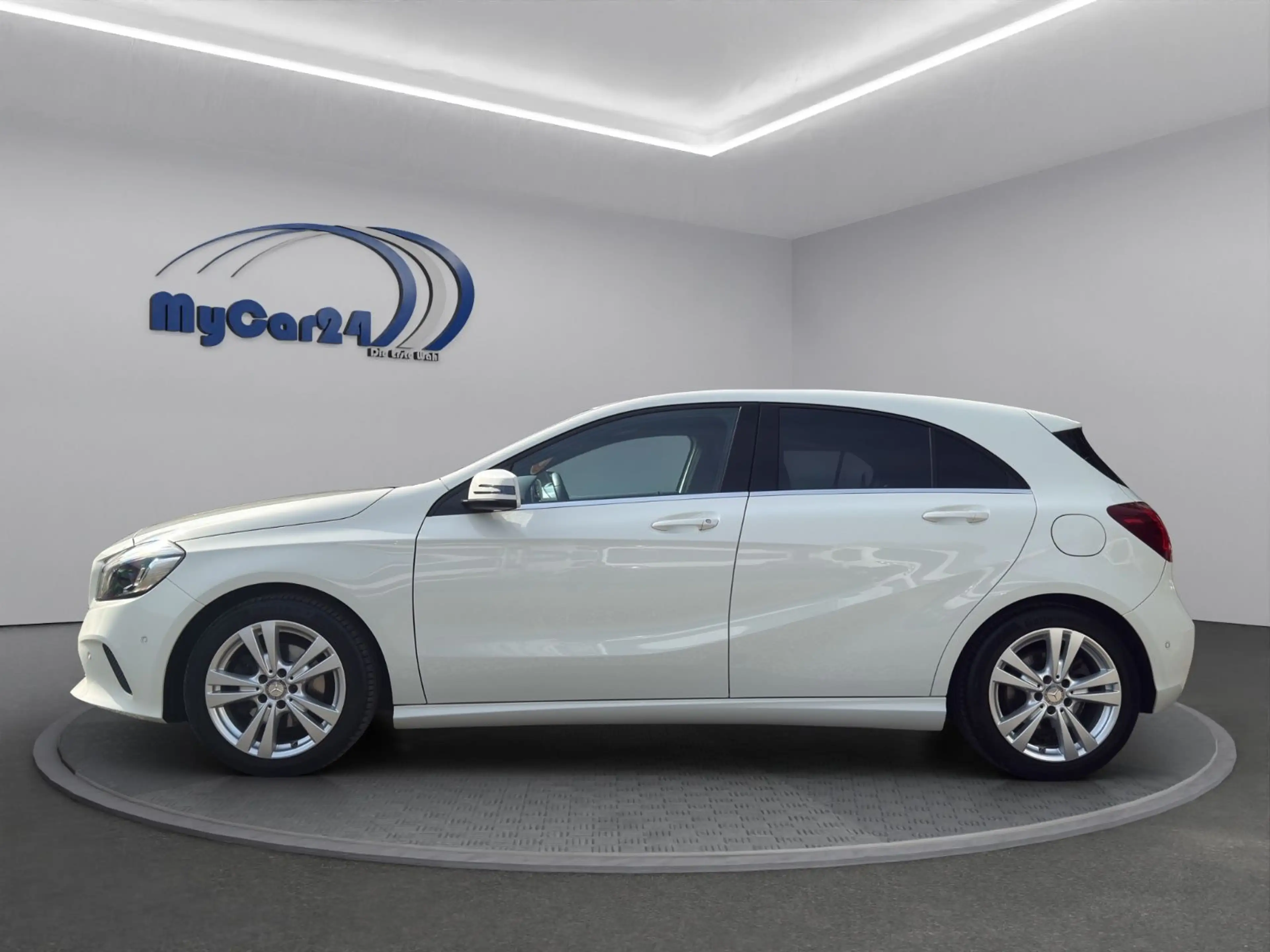 Mercedes-Benz A 220 d UrbanI CamI MemoryI LEDI Garantie — photo 12